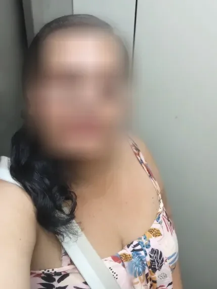 Alena, 32