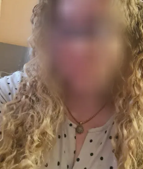 Anna, 26