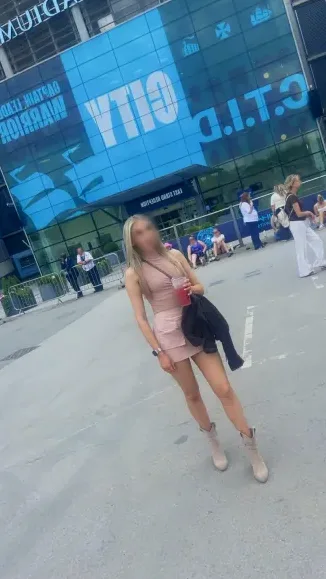 Christina, 28