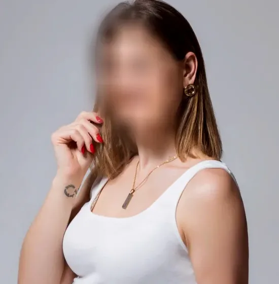 Clara, 34