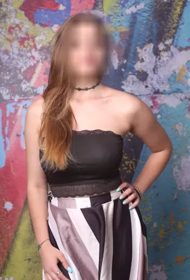 Clara, 27