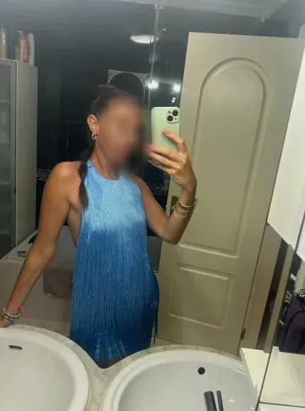 Denise, 32