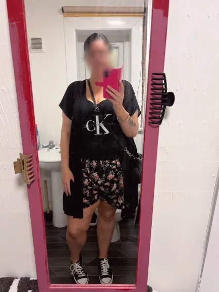 Emina, 37