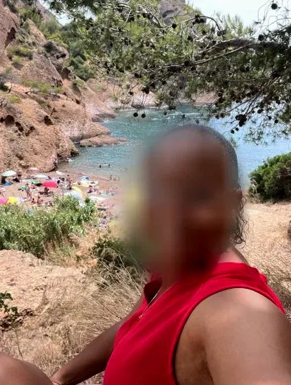 Julia, 33