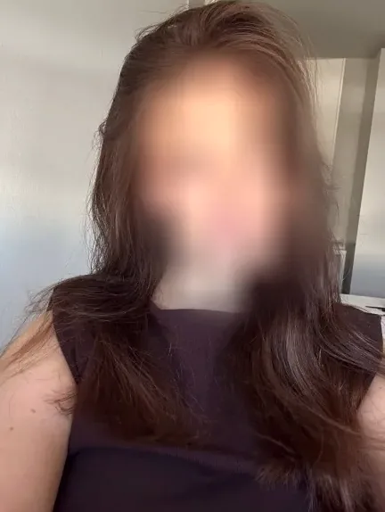 Kathrin, 28