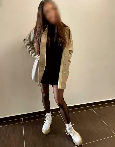 Katrin, 32