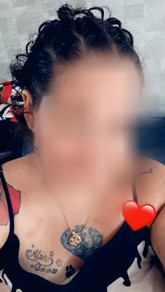 Laura, 40