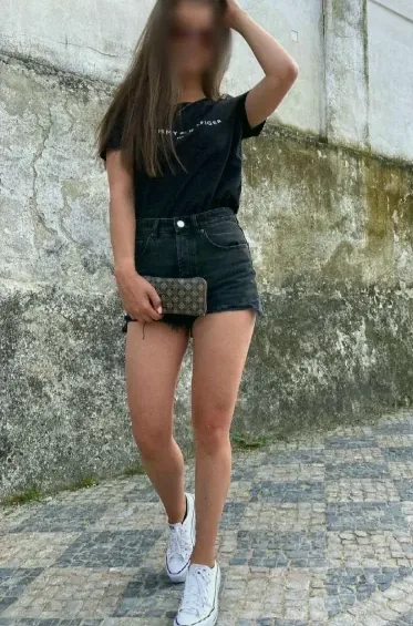 Nadine, 33