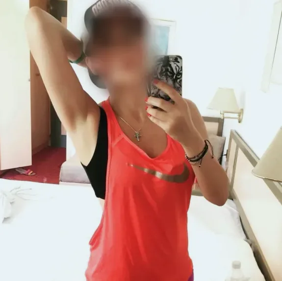 Nikolina, 28