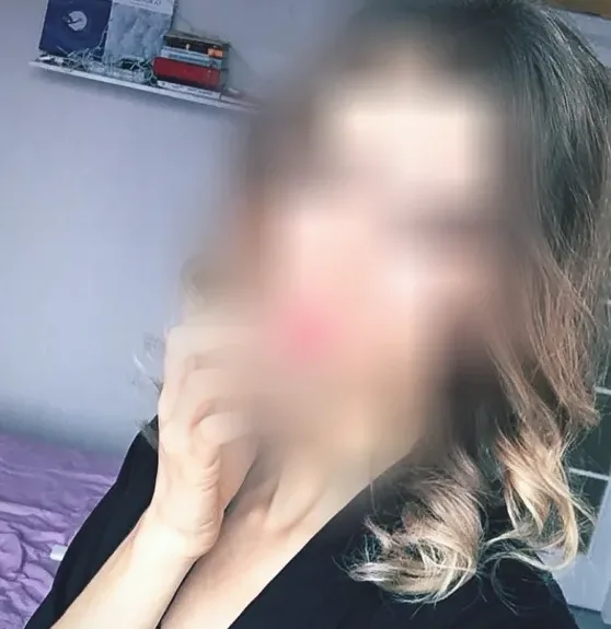 Nikolina, 32