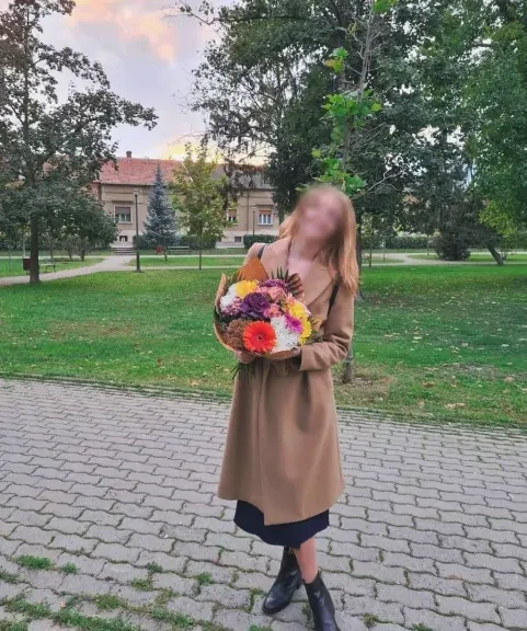 Nina, 35