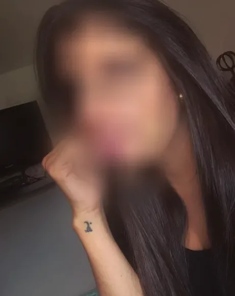 Sabrina, 34