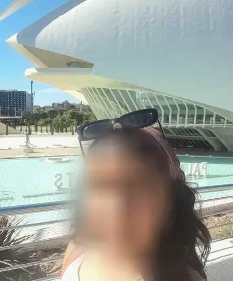 Sophie, 25