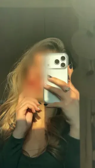 Sophie, 20