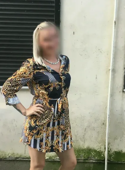 Zeynep, 34